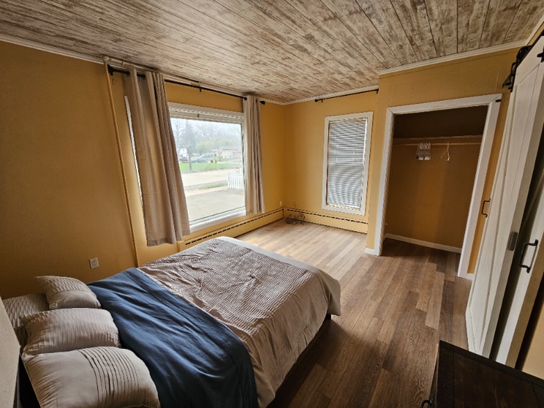 Building Photo - 513 13th Ave SE