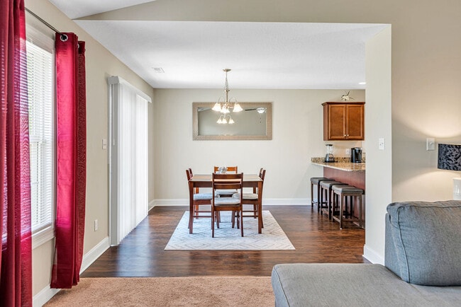 Building Photo - 293 Crossroads Store Dr