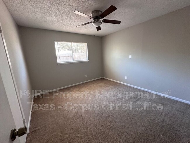 Building Photo - 4029 Brownwood Cir