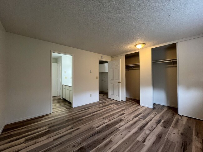 Building Photo - Spacious 3-Bedroom Home in Prime highly sought-after West Linn community