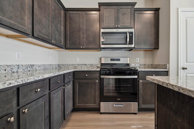 Building Photo - 452 Beechwood Hacienda Dr
