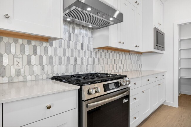 Building Photo - 31831 Rich Mdw Ct