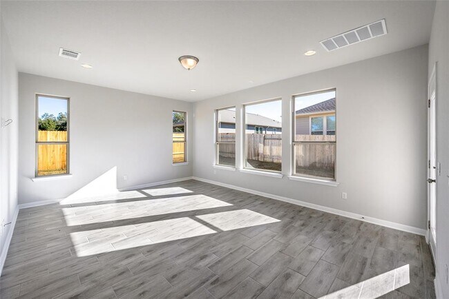 Building Photo - 104 Chalk Lake Cove