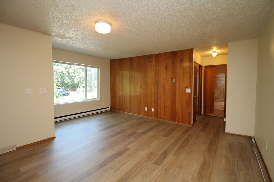 Building Photo - 3736 SW 10th Ave