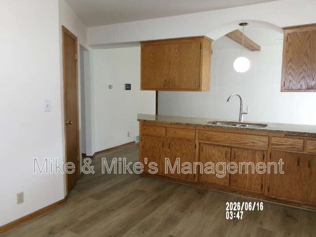 Building Photo - 18620 Midland Pl