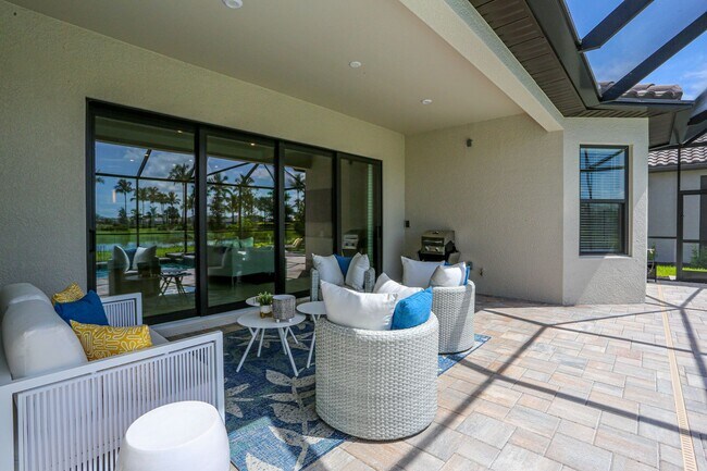 Building Photo - BRAND NEW** STUNNING POOL HOME**PROFESSIONALLY DECORATED**3 BEDS + DEN/ 3 FULL BATHS***ESPLANADE ...