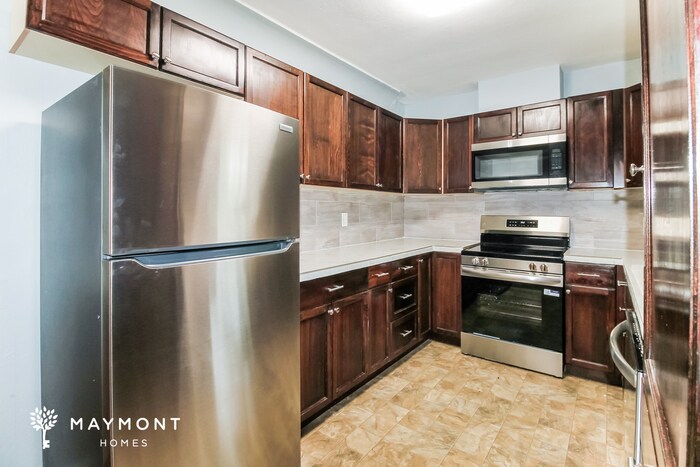 Building Photo - 5515 E Live Oak Ln
