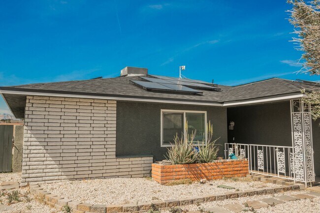 Building Photo - No HOA- Single story pool home