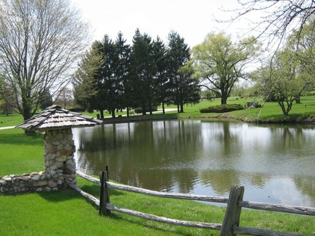 Building Photo - 13 Timber Ln