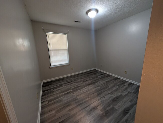 Building Photo - 171 Hummingbird Ave