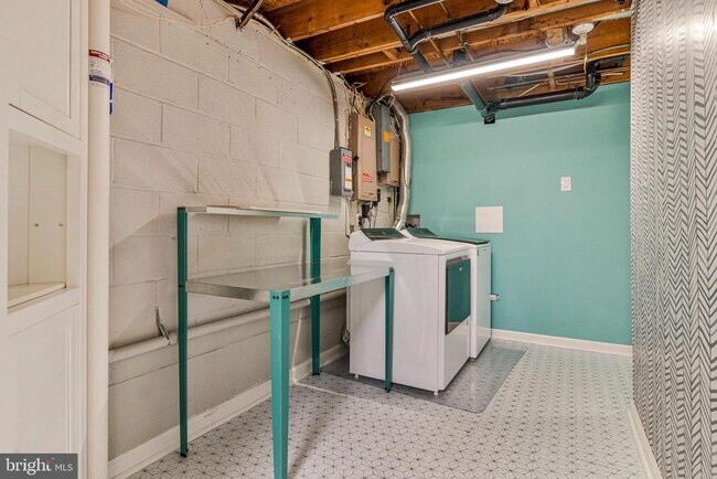 Building Photo - 7915 Journey Ln