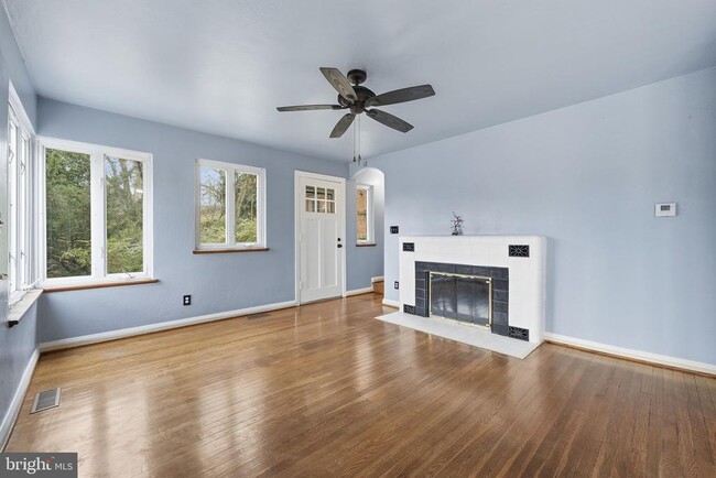 Building Photo - 2030 N Quinn St