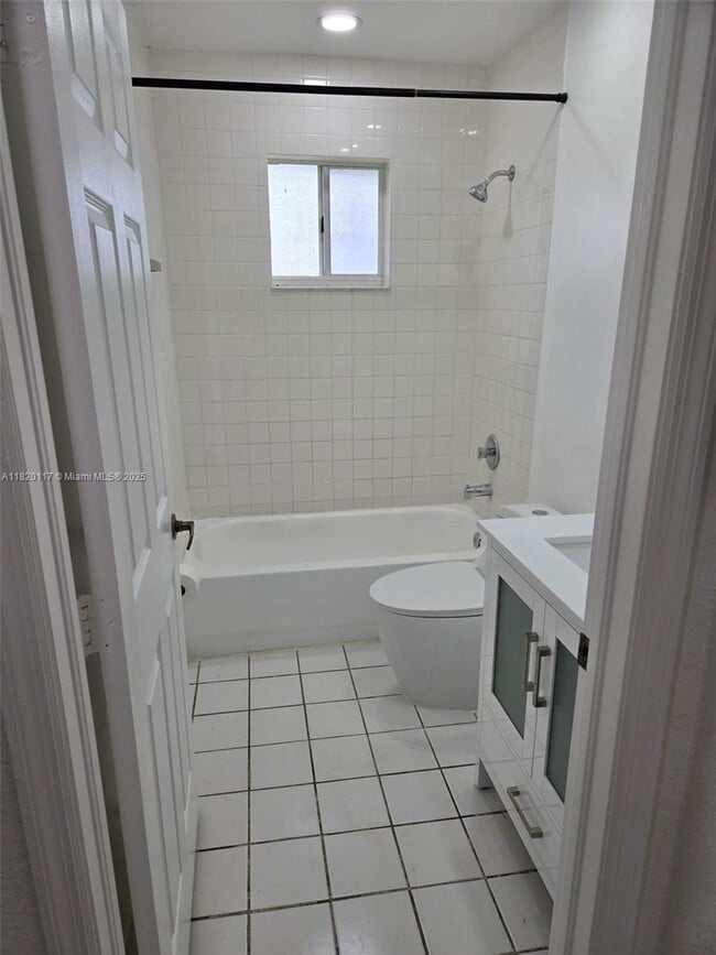 Building Photo - 20137 SW 88th Ct