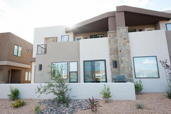 Building Photo - 2249 N Coral Canyon Blvd