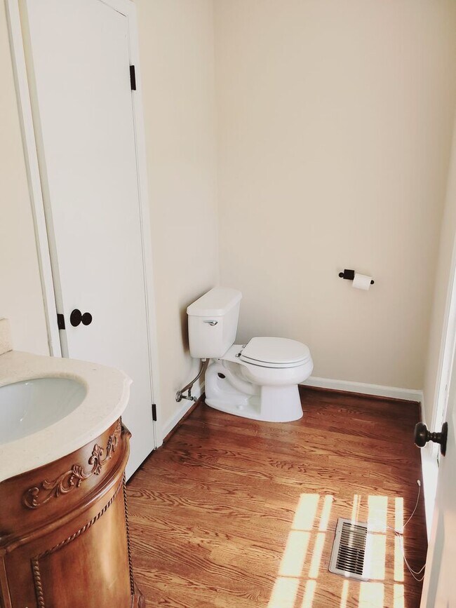 Building Photo - Beautifully Maintained Home in Desirable 35223