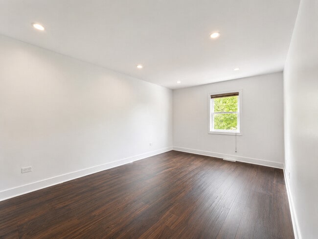 Building Photo - 254 Thornhurst Rd