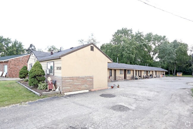 Primary Photo - 9740-9750 Dixie Hwy