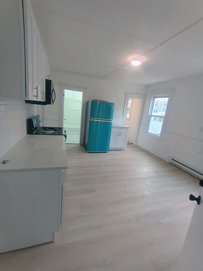 Building Photo - 152 Turner Ave