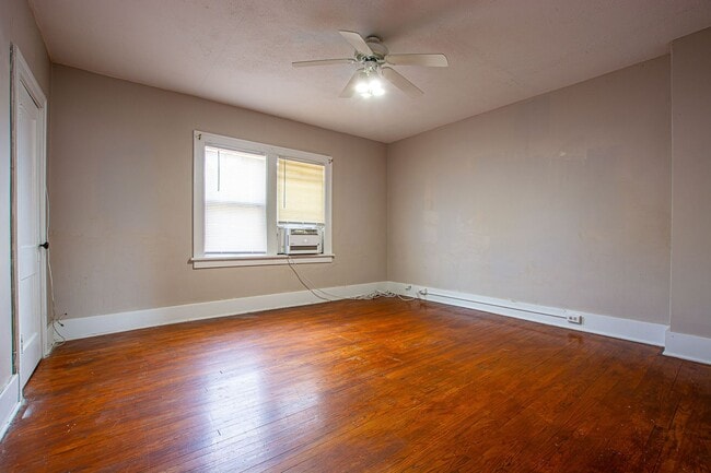 Building Photo - 2202 Wirt St