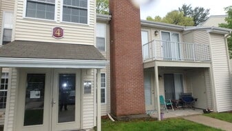 Building Photo - 4 Walden Dr