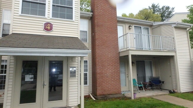 Building Photo - 4 Walden Dr