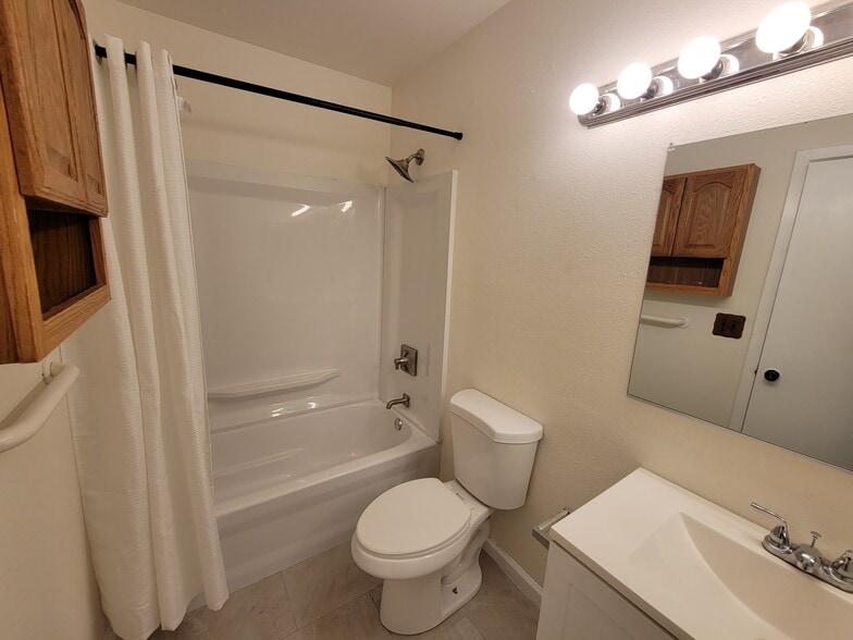 Building Photo - 2776 Kerria Way