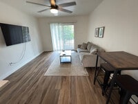 Building Photo - 4015 W 7th St