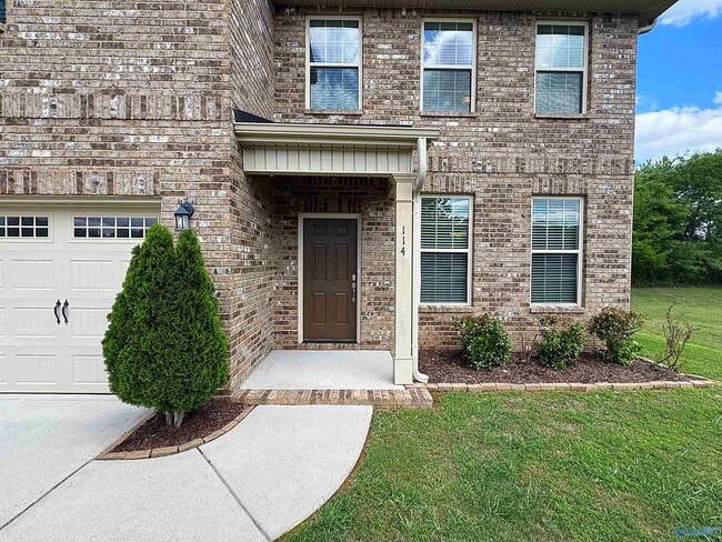 Building Photo - 114 Summer Pointe Ln NW