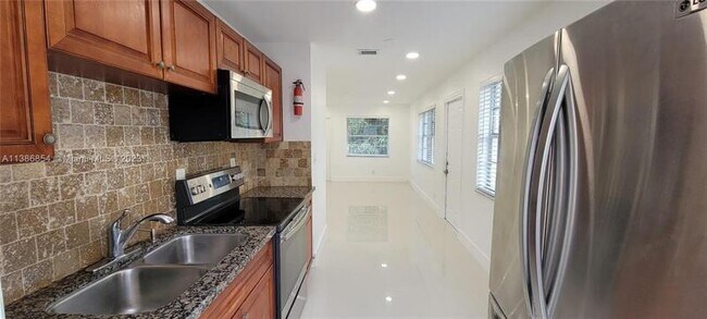 Building Photo - 831 NW 14th Way