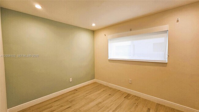 Building Photo - 6550 SW 28th St