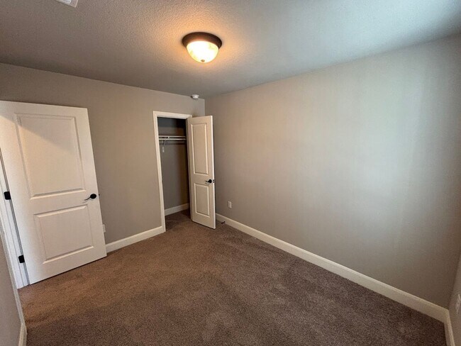 Building Photo - Stylish Townhome Near Randolph AFB – Avail...