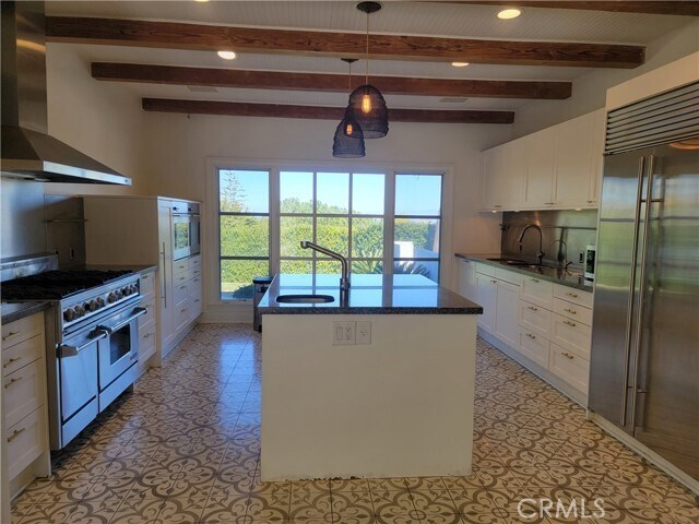 Building Photo - 1024 Granvia Altamira