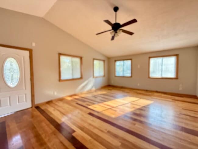 Building Photo - 3 Bedroom, 2 Bath Ranch Home - Move-In Ready!