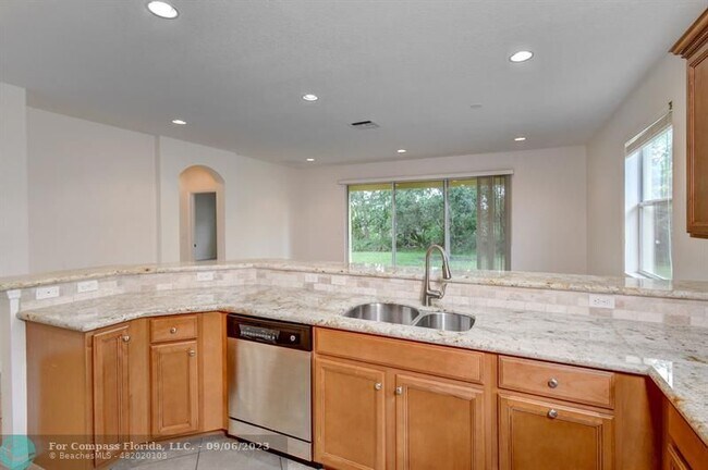 Building Photo - 4198 NW Burr Oak Ct