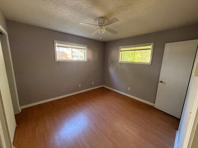 Building Photo - Move-In Ready 3BR Home Available Now!