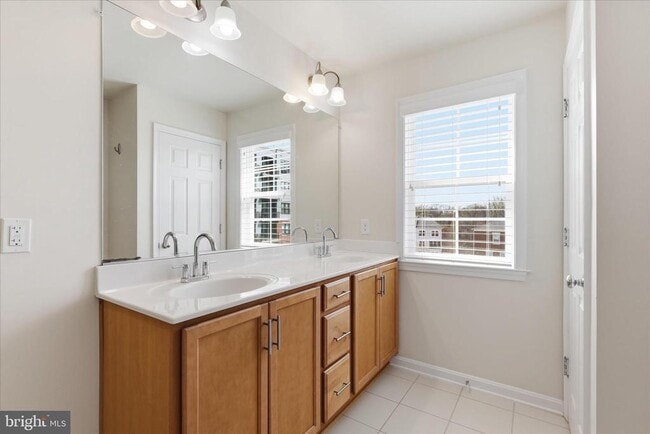 Building Photo - 2932 Finsbury Pl