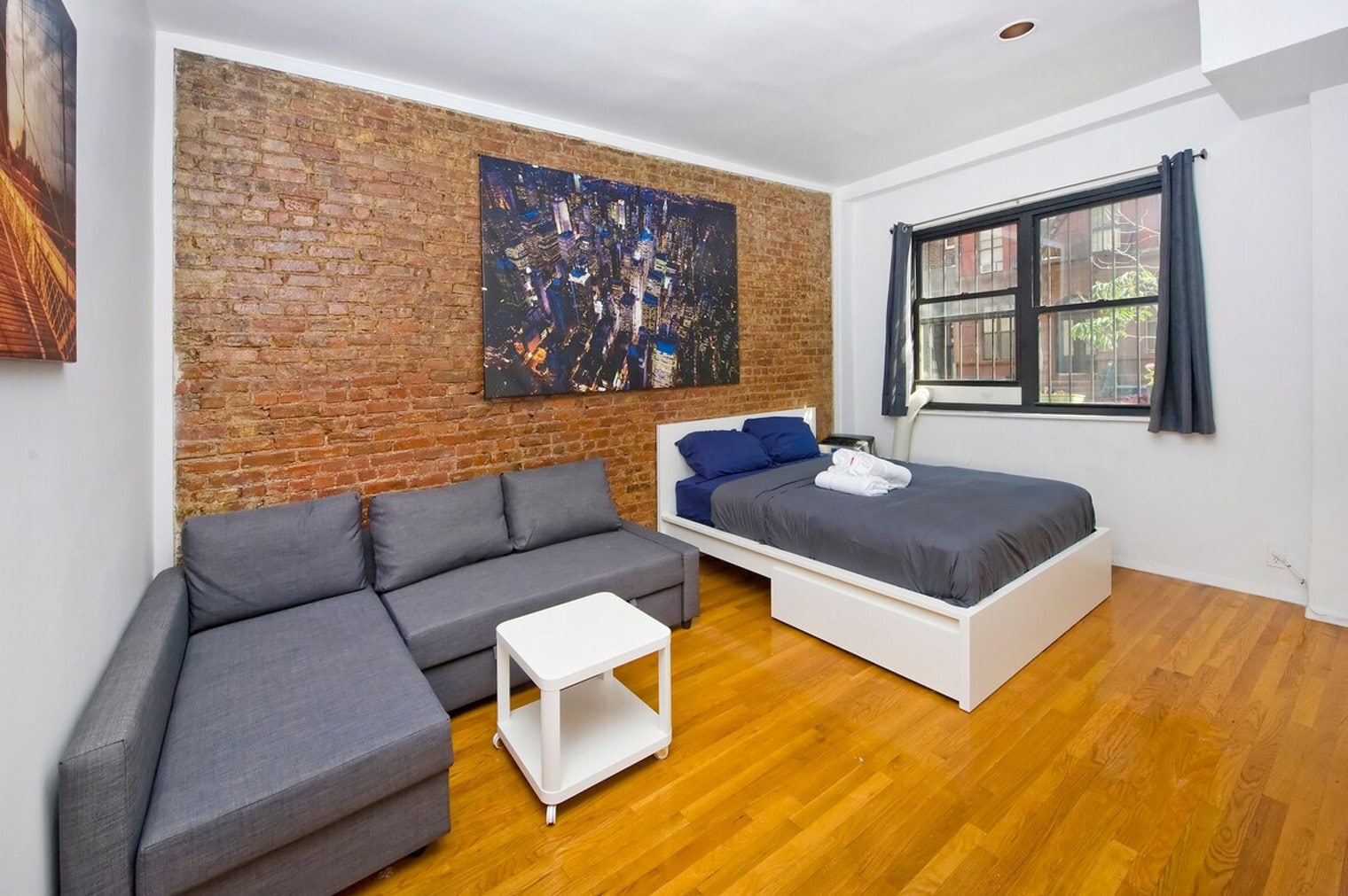 Building Photo - 335 E 94th St
