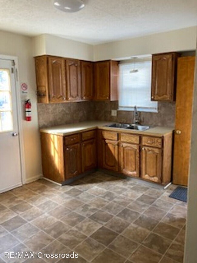 Building Photo - 3 br, 1 bath House - 1042 Frederick blvd