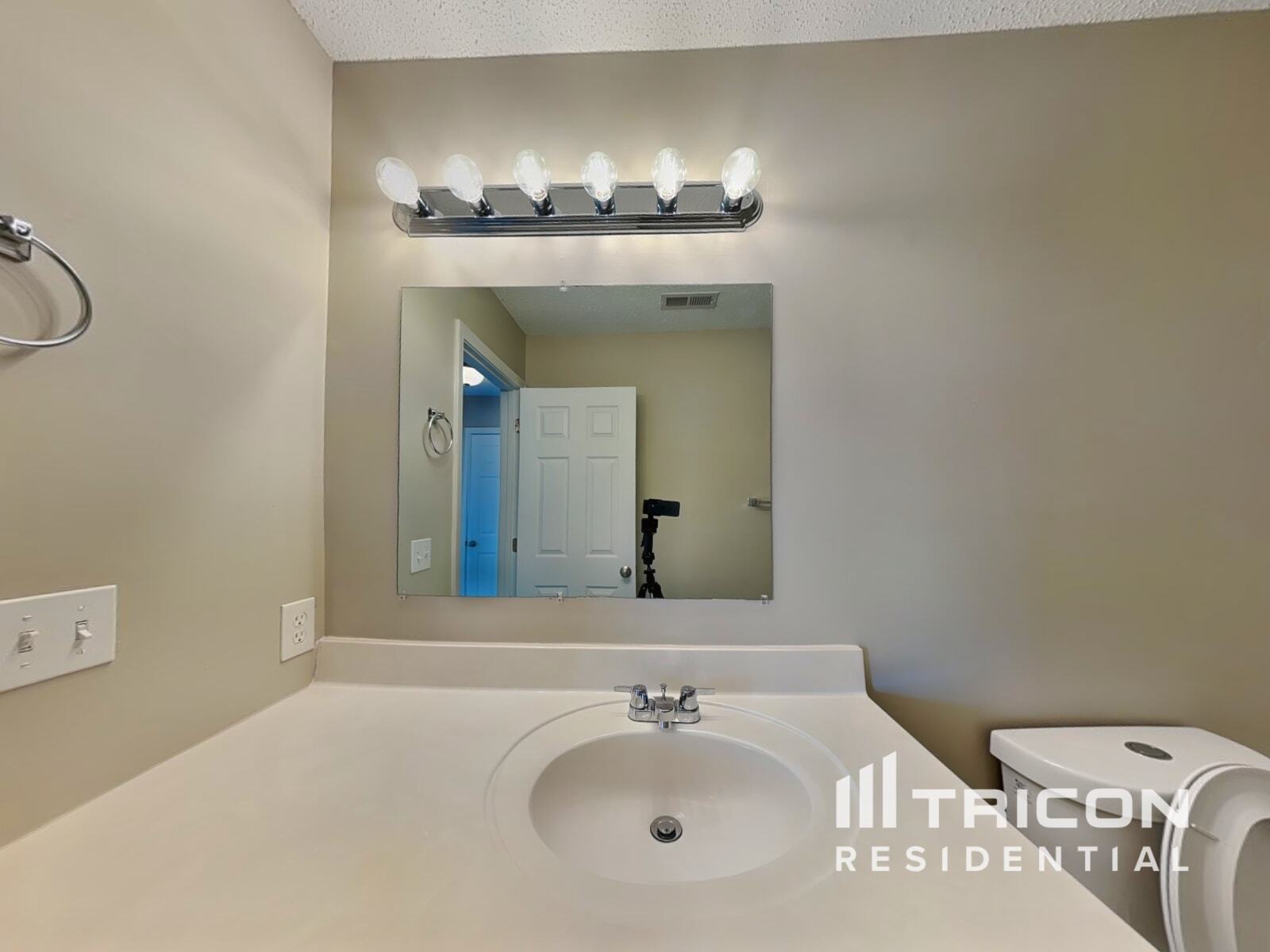Building Photo - 3525 Sunset Hollow Ct