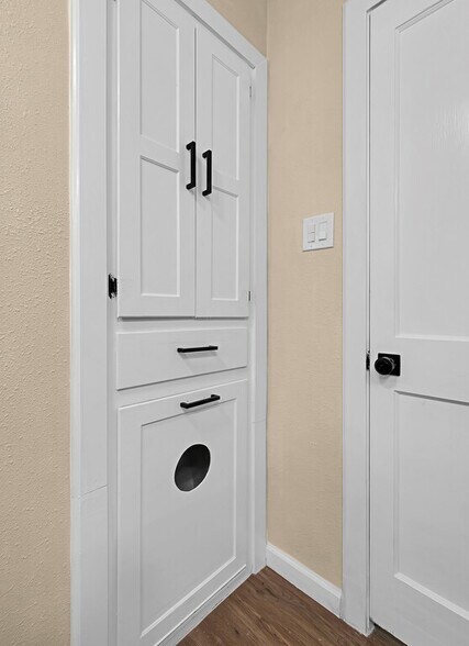 Building Photo - 3225 Edmond Ave