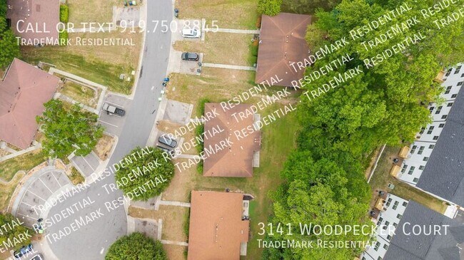 Building Photo - 3141 Woodpecker Ct