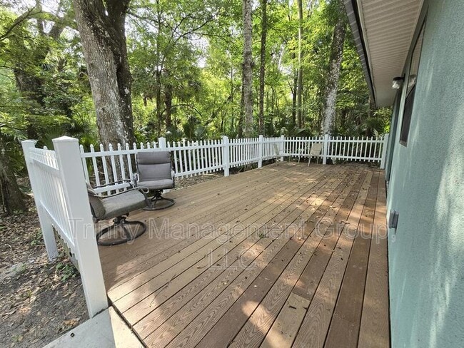 Building Photo - 217 S Tuck Point