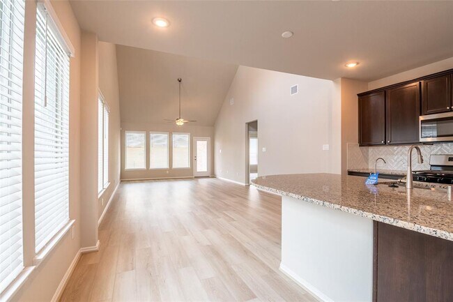Building Photo - 12502 Llano Estacado Dr