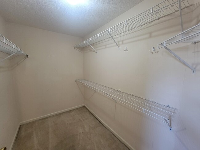 Building Photo - 4740 Waltons Cir