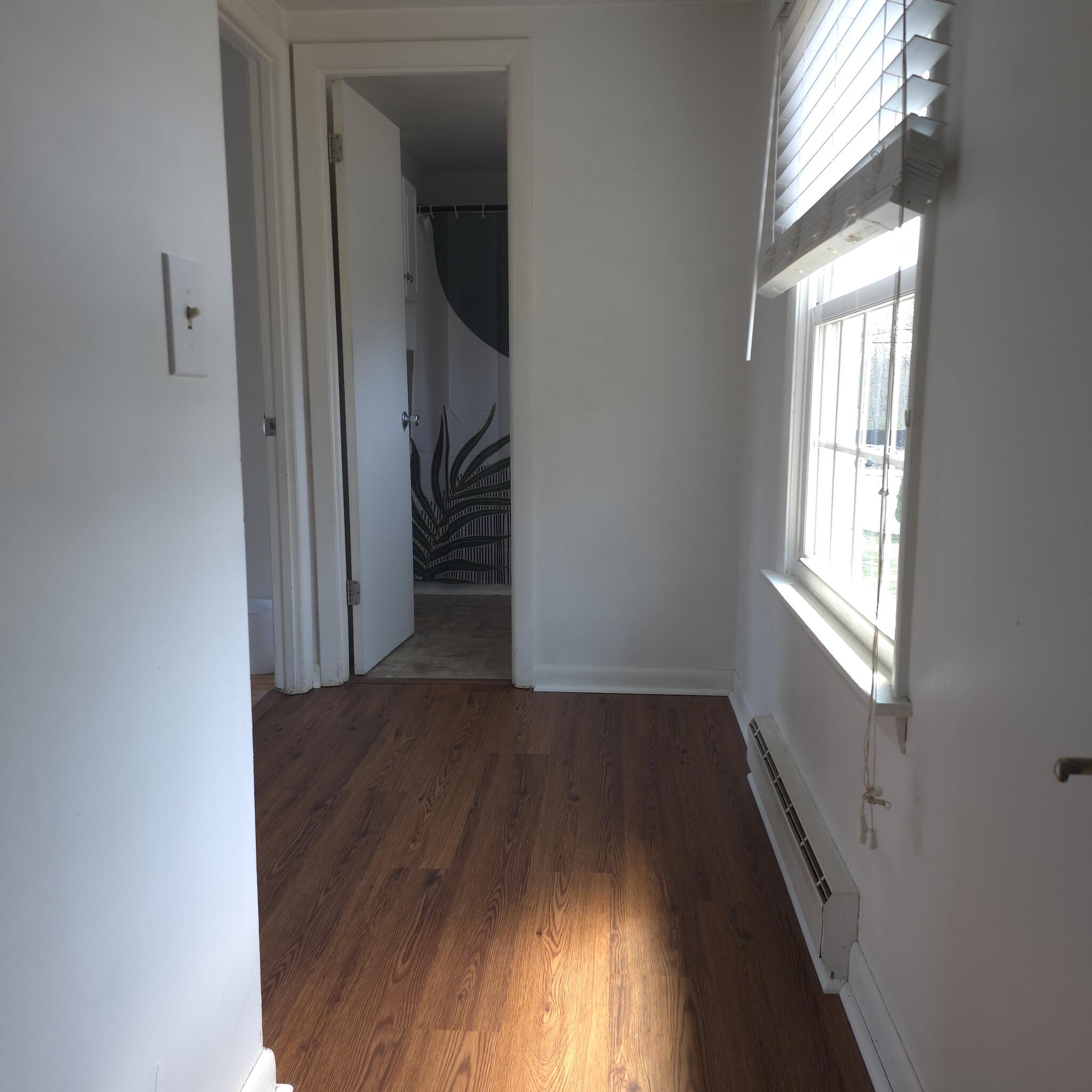 Building Photo - 5 Fairview Park Rd