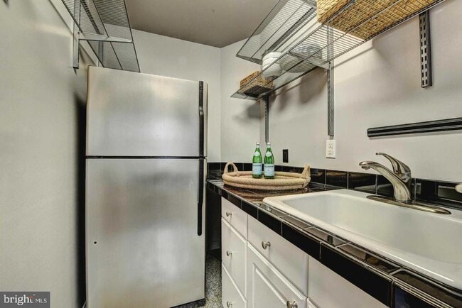 Building Photo - 2015 Key Blvd