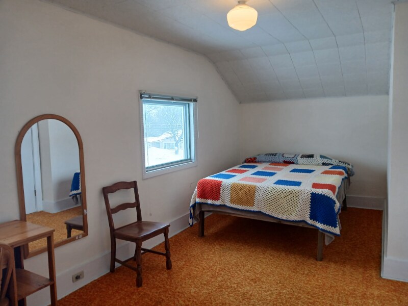 Building Photo - 321 W Mcmillan Ave