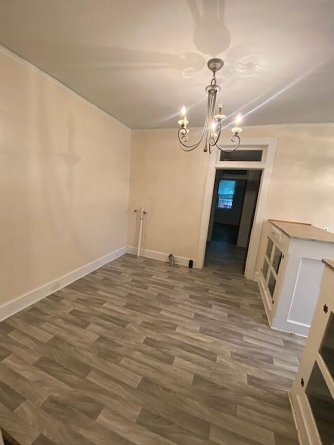 Building Photo - Two Bedroom Duplex in Downtown Woodruff!