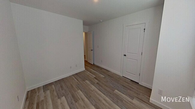 Building Photo - 277 Vanderbilt Rd