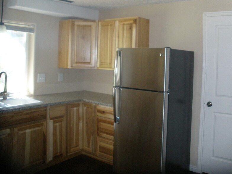 Building Photo - 4045 W Juniper Rd